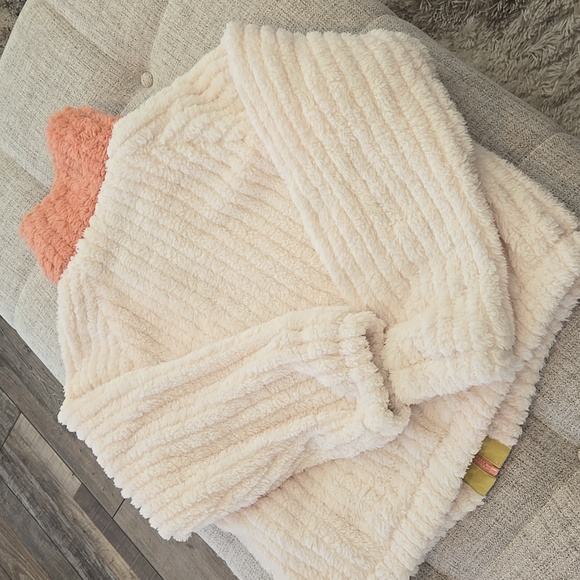 Hem & Thread Cream Sherpa Teddy Jacket - Picture 8 of 11